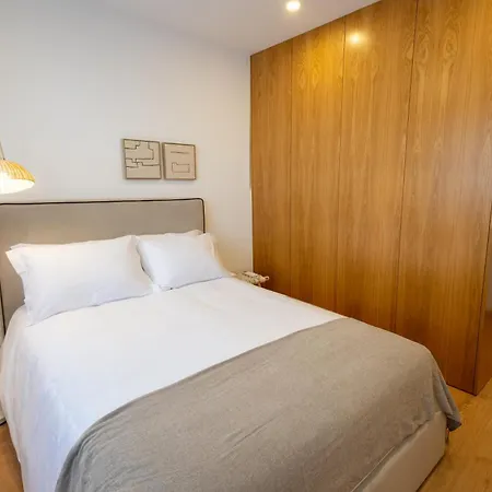 Retreats Z * Porto